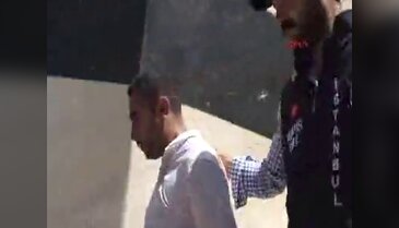 Kavga edenleri öldürerek ayırdı