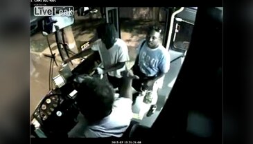 Otobüs şoförünü dövdüler