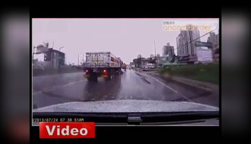 İşte dünyanın "en uzun süreli" trafik kazası!
