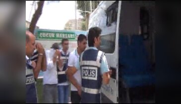 Pide kuyruğunda hırsızlık kamerada
