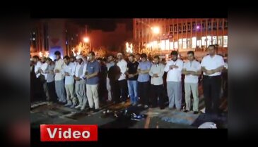 Diyarbakır'da Mursi'ye destek yürüyüşü