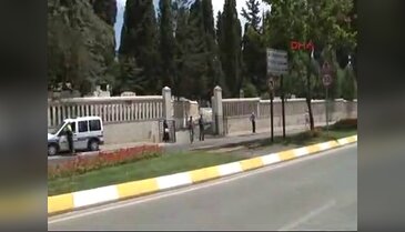 Başbakan Erdoğan'dan bayram öncesinde mezarlık ziyareti