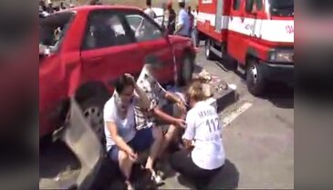Kaza sonrası can pazarı: 1 ölü 9 yaralı