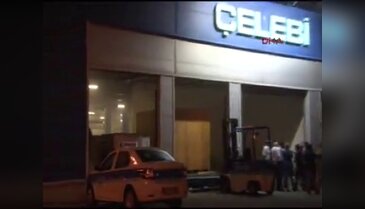 Kargo paketleri alev aldı