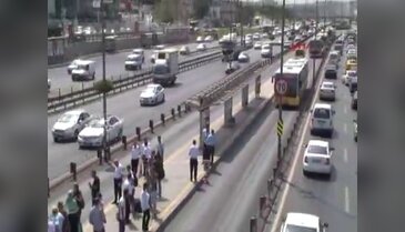 Bomba paniği E-5'i felç etti