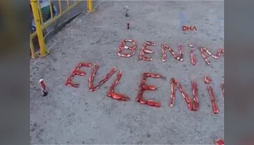 Deniz feneri altında evlenme teklifi