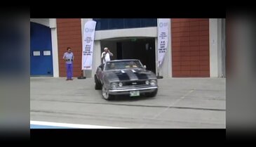 Klasik otomobiller pistte "zafer" turu