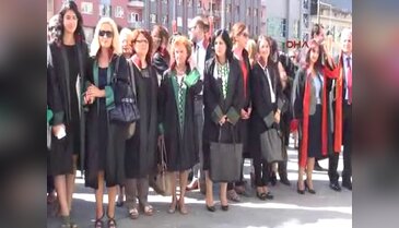 "Kılavuz kitaplarında Atatürk resmi zorunluluğu yok"