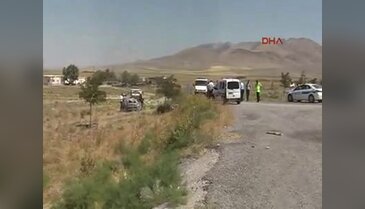 Düğün yolunda kaza: 2 ölü, 3 yaralı