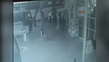 Bursa'daki otobüs kazası güvenlik kamerasında
