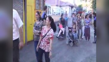 Polisten engellilere akülü sandalye