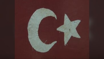 91 yıllık Türk bayrağı tarih kokuyor