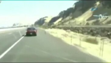 Otoban ortasında çatıştılar