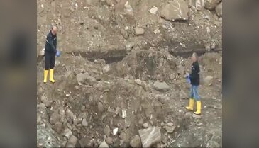 Oyun oynarken su dolu çukura düştü