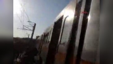 Metro arızalandı vatandaşlar raylarda yürüyerek durağa ulaştı