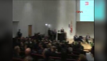 Erdoğan konuşurken one minute çıkışı