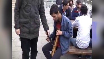 KTÜ'lü öğrencilerden kızlı erkekli yürüyüş eylemi