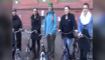 Hamburg'da kadınlara bisiklet kursu