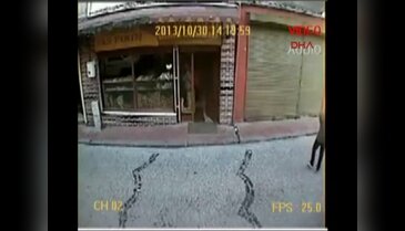 Karatay'ı dolandırırken kameraya yakalanmışlar