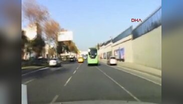 Trafikte tehlikeli şov