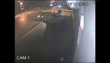 Öğrencileri tokatlayan gaspçı kamerada