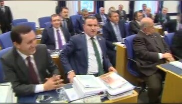CHP’li vekil Bakanla tartıştı