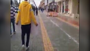 Her önüne gelenle kucaklaşmak isteyen gençlere şeriat tutuklaması