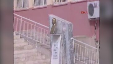 Atatürk büstüne çirkin saldırı