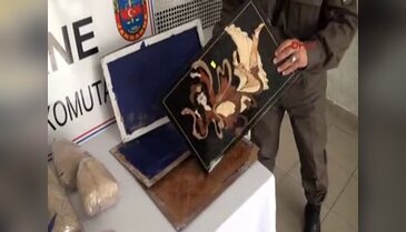 Tablolardan eroin çıktı