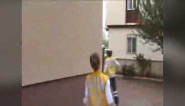 Ekmek yapmayan annesini sırtından bıçakladı
