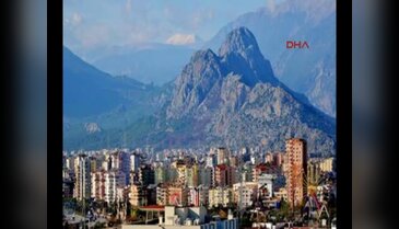 Antalya'ya mevsimin ilk karı düştü