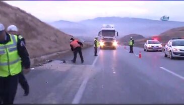 Yolcu otobüsü ile kamyon çarpıştı: 20 yaralı