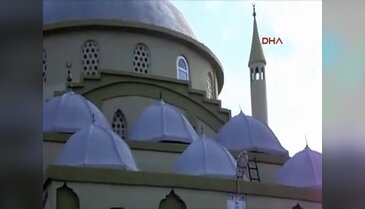 Caminin alemlerini çaldılar