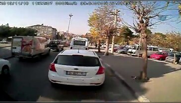 O motosikletli otobüs kamerasında