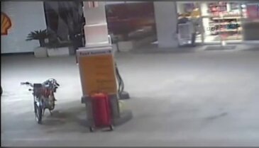 Pompalı tüfekli, bıçaklı soyguncular kamerada