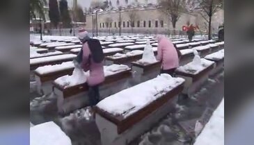 Turistlerin kar keyfi