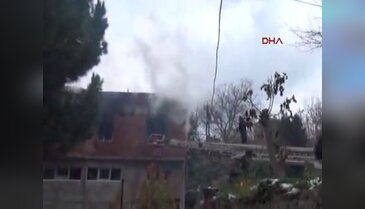 Sobayı yakıp camiye gitti, evi yandı