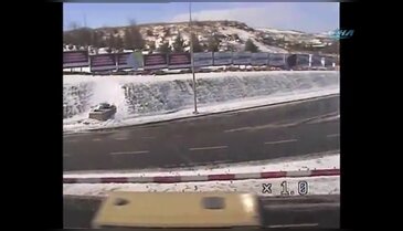 Yolu ikiye yaran patlama kamerada