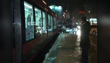 Bursa'da İpekböceğine araba çarptı