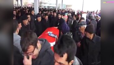 Kaza kurbanı öğretmenler son yolculuğuna uğurlandı