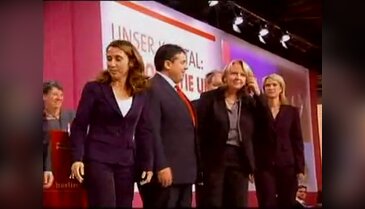Gözler Merkel'in yarın açıklanacak Hükümeti'ndeki Türk Bakan Özoğuz'da