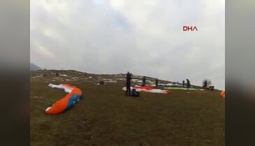 Aralık ayında yamaç paraşütü keyfi