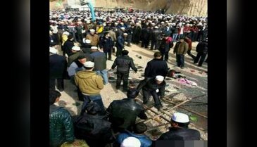 Camide izdiham: 14 ölü