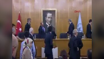 Başbakan'ın mikrofonu açık kalınca...
