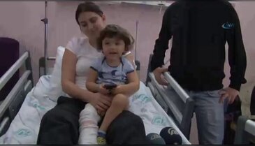 'Yılın annesi'nden öpücük