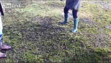 Aşırı yağmur zemini bu hale getirdi