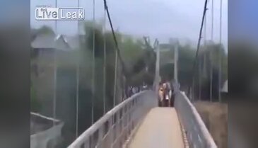 8 ölü, 30 yaralı!