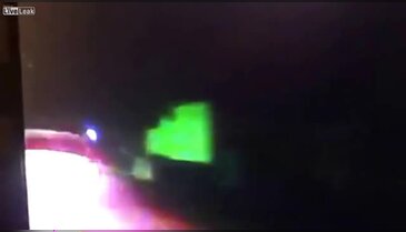Polis aracını tüfekle taradı
