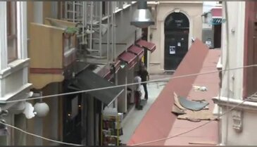 İstanbul'un göbeğinde silahlı kavga kamerada