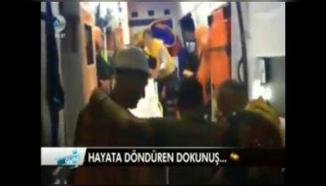 Çizmelerimi çıkarayım mı? Sedye kirlenmesin